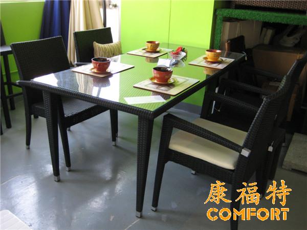 大鹏所城采购茶餐厅桌椅，就用康福特藤编桌椅