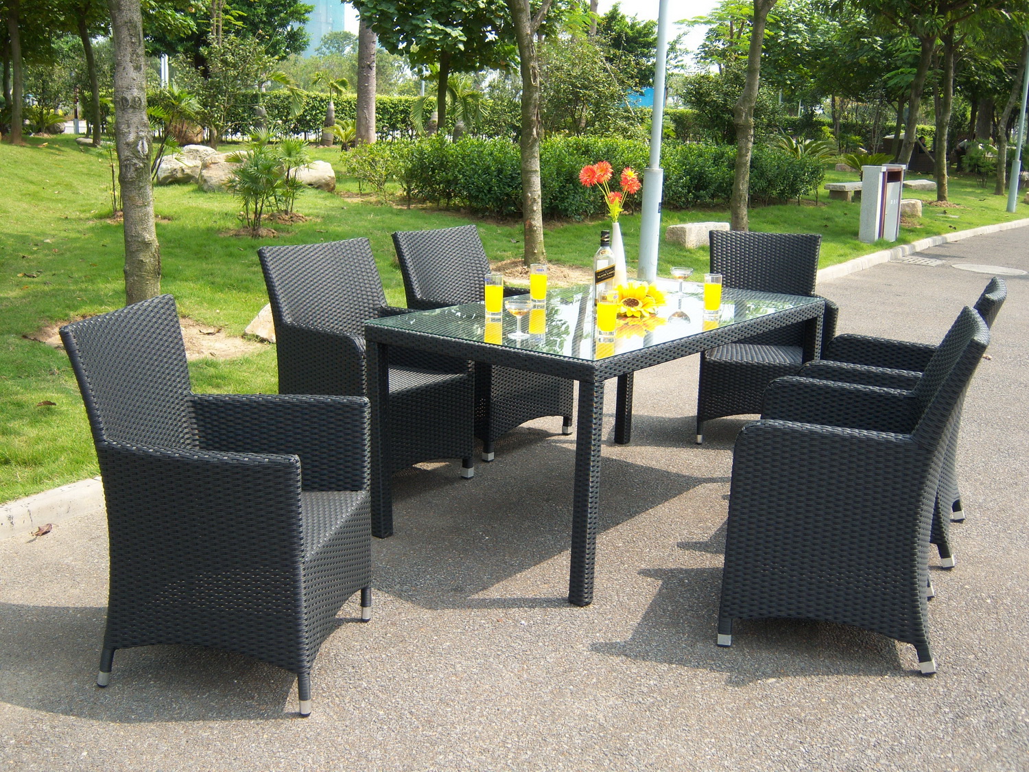 如何选择适合庭院露台的户外家具？