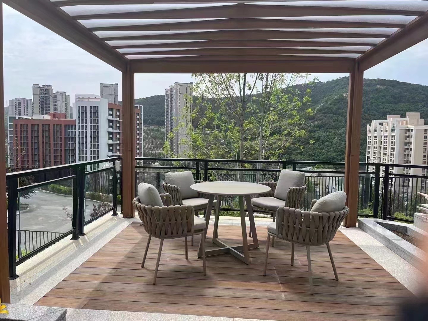 私宅别墅的户外家具如何选择：来源头工厂直供一站式打造